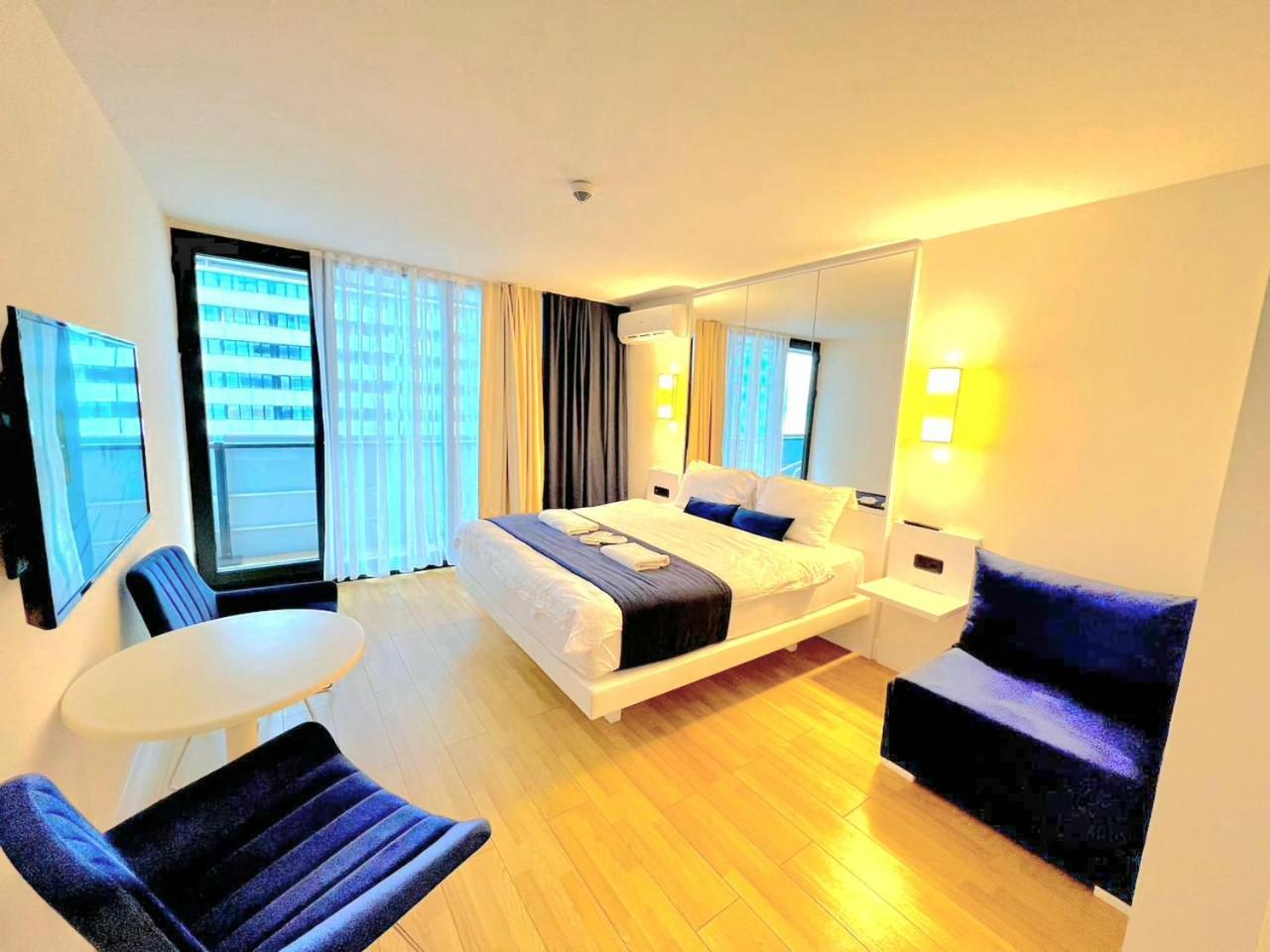 Orbi Sity Batumi Apartment Bagian luar foto