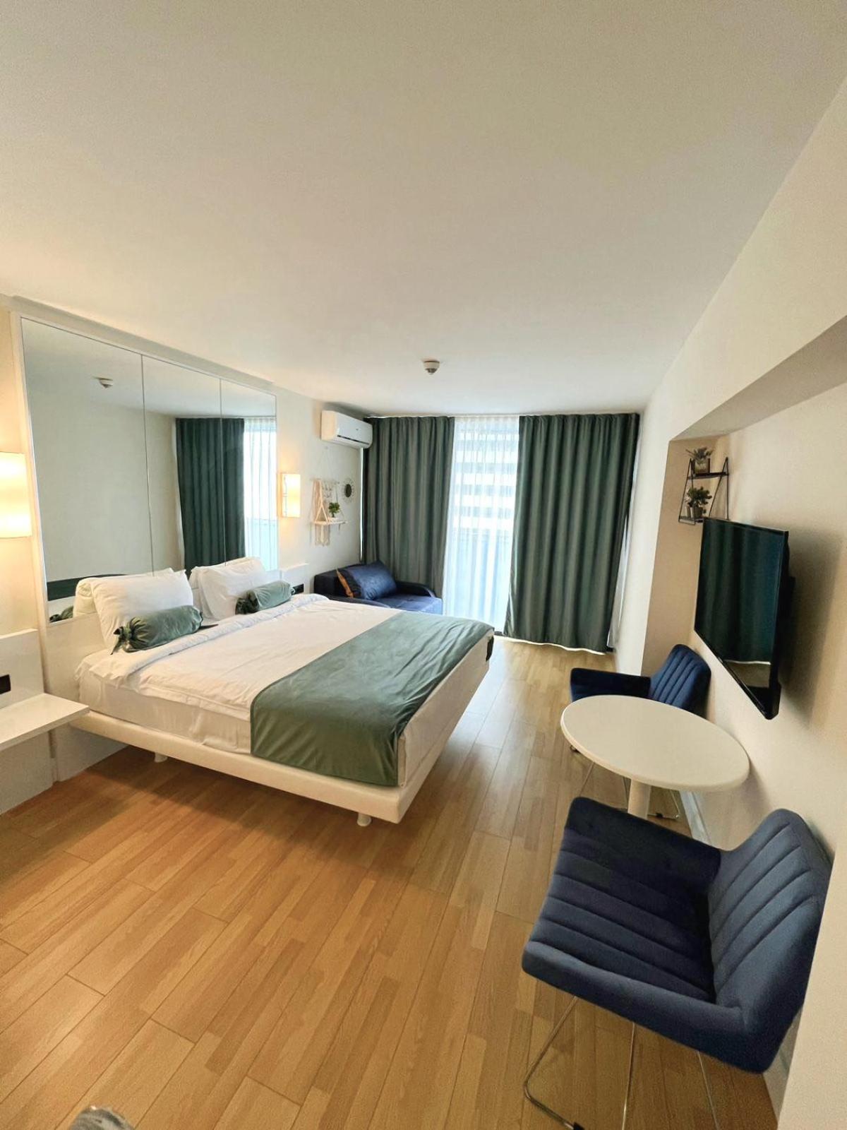 Orbi Sity Batumi Apartment Bagian luar foto